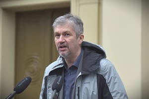 hadhazy-akos-foto-szokodi-laszlo-1 - szokodi academy media Hadházy Ákos képviselő egy szegedi politikai tüntetésen tartott beszédet.