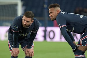 messi - neymar psg - monaco 5-2 - szokodi academy media Neymar és Lionel Messi , a Monaco elleni mérkőzésen egy pontrúgás alkalmával, tanácskoznak.